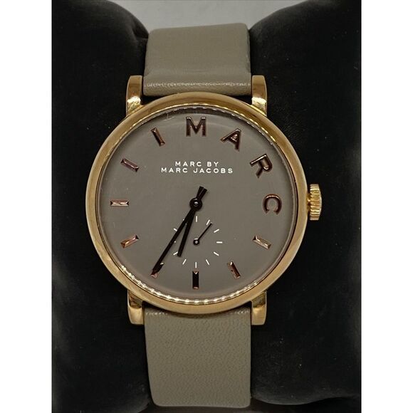Marc Jacobs Baker MBM1266 Women Gray Leather Analog Gray Dial Quartz Watch JK895 - Picture 2 of 12